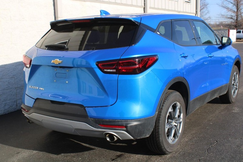 Chevrolet Blazer Vehicle Full-screen Gallery Image 03