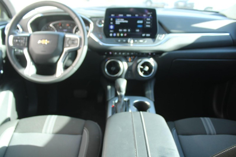 Chevrolet Blazer Vehicle Full-screen Gallery Image 10