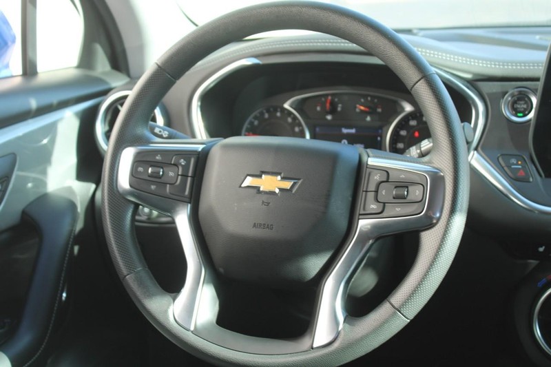Chevrolet Blazer Vehicle Full-screen Gallery Image 11