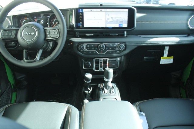 2026 Jeep Gladiator Sahara - Photo 9