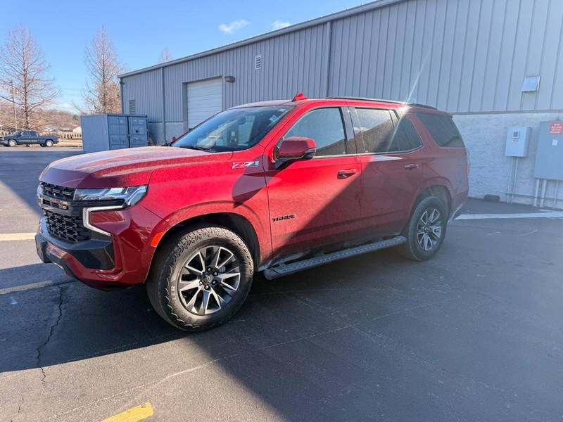 Chevrolet Tahoe Vehicle Full-screen Gallery Image 02