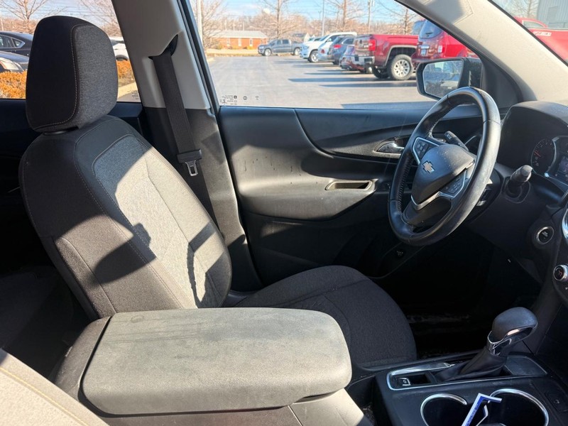 Chevrolet Equinox Vehicle Full-screen Gallery Image 06