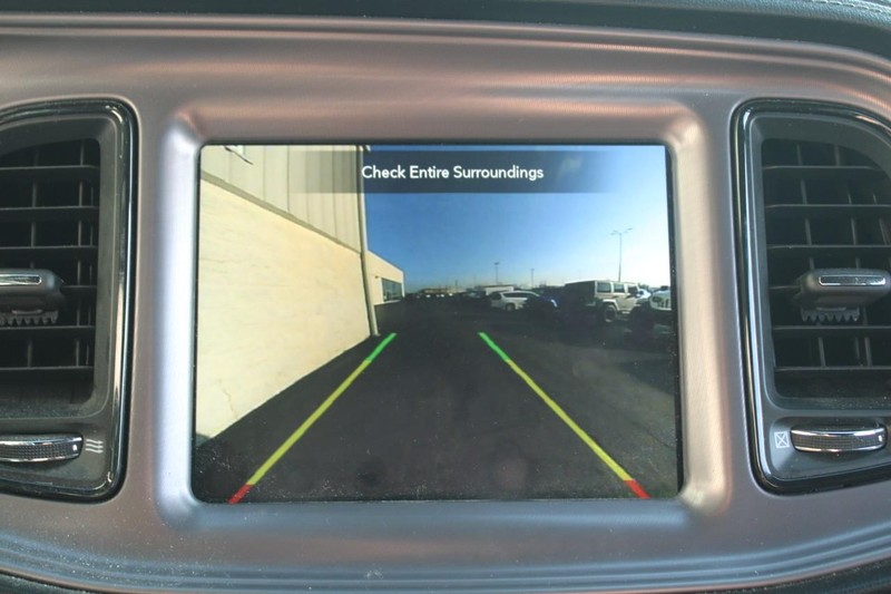 Dodge Challenger Vehicle Full-screen Gallery Image 20