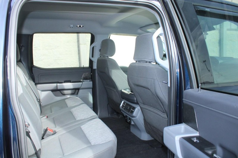 Ford F-150 Vehicle Full-screen Gallery Image 08