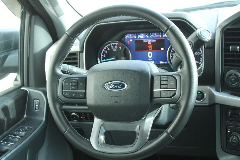 Ford F-150 Vehicle Full-screen Gallery Image 10