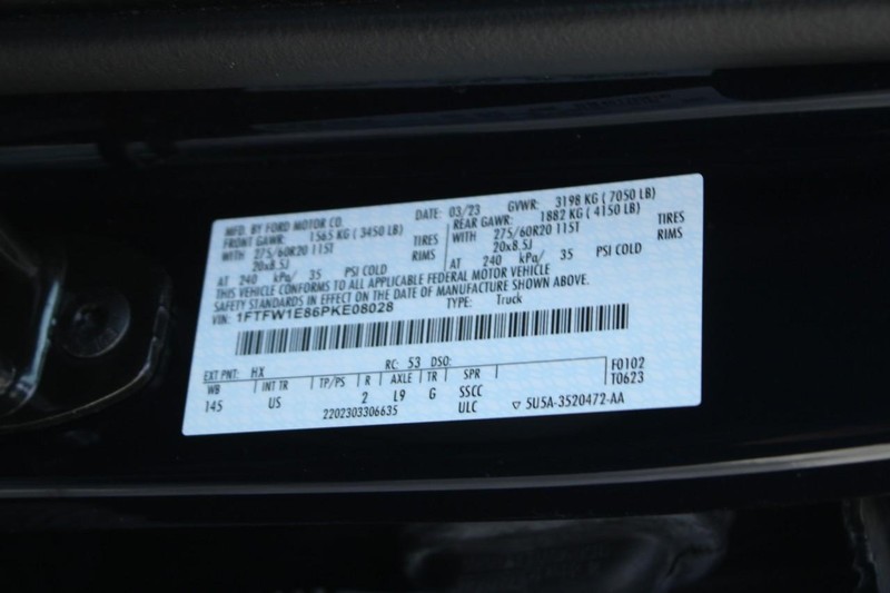 Ford F-150 Vehicle Full-screen Gallery Image 15