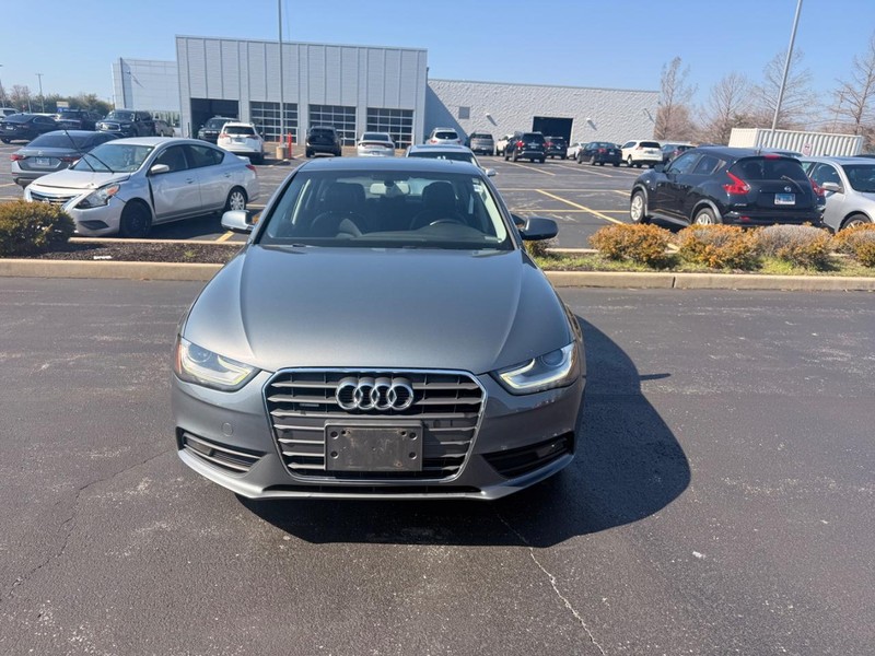 Audi A4 Vehicle Full-screen Gallery Image 03