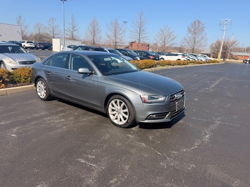 Audi A4 Vehicle Full-screen Gallery Image 04