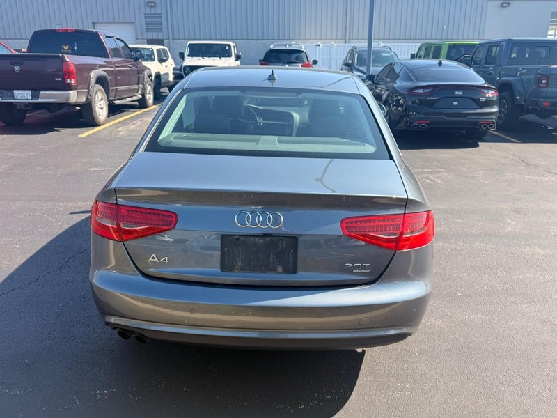 Audi A4 Vehicle Full-screen Gallery Image 06