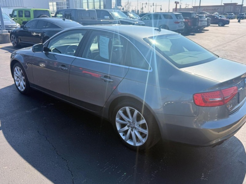 Audi A4 Vehicle Full-screen Gallery Image 07