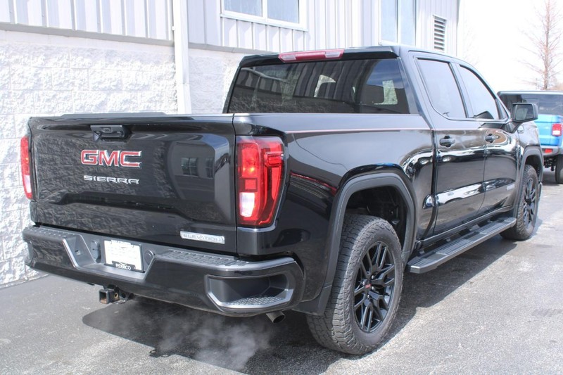 GMC Sierra 1500 Vehicle Full-screen Gallery Image 03