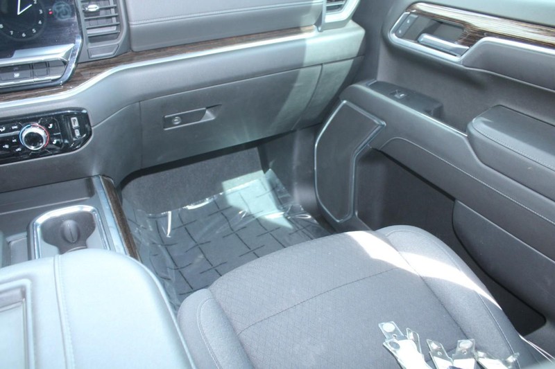 GMC Sierra 1500 Vehicle Full-screen Gallery Image 13