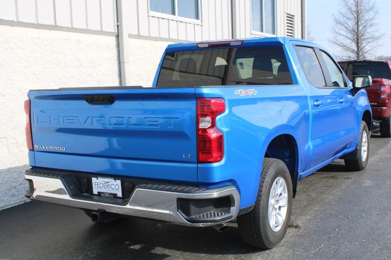 Chevrolet Silverado 1500 Vehicle Full-screen Gallery Image 03