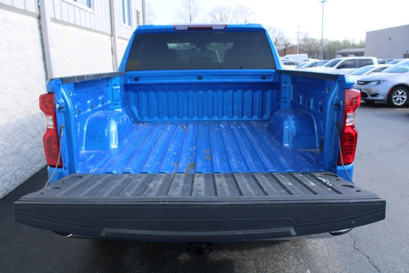 Chevrolet Silverado 1500 Vehicle Full-screen Gallery Image 06