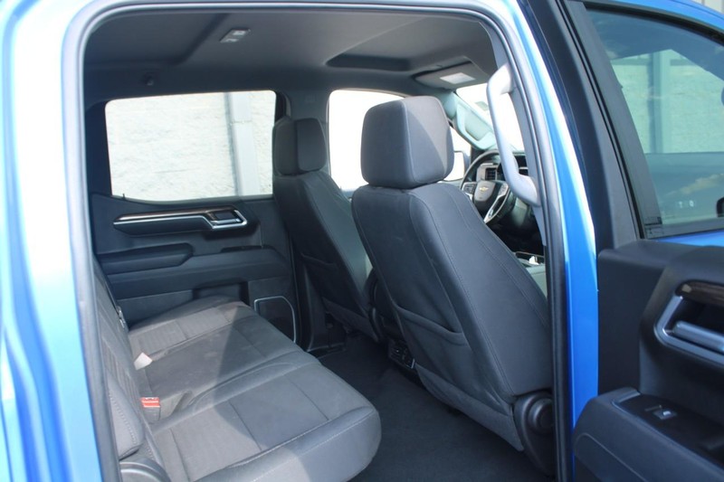 Chevrolet Silverado 1500 Vehicle Full-screen Gallery Image 09