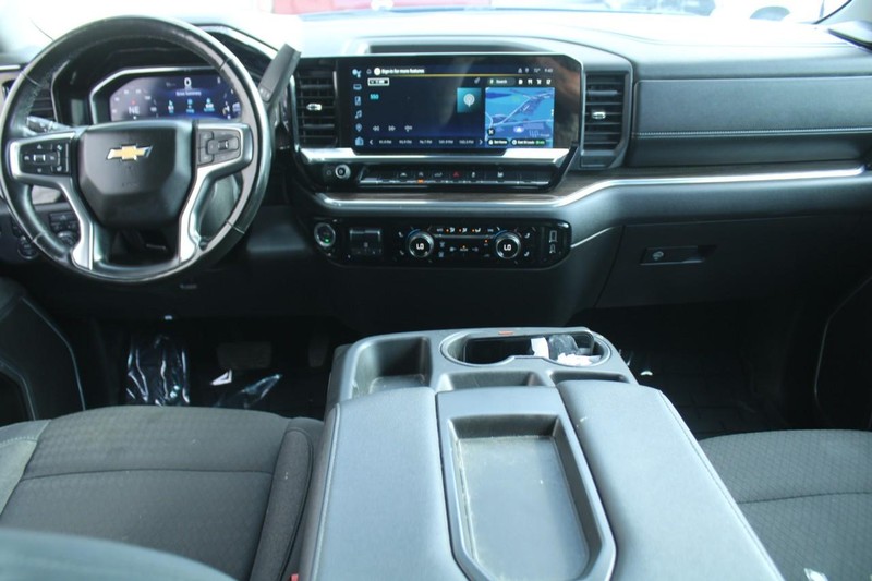 Chevrolet Silverado 1500 Vehicle Full-screen Gallery Image 10
