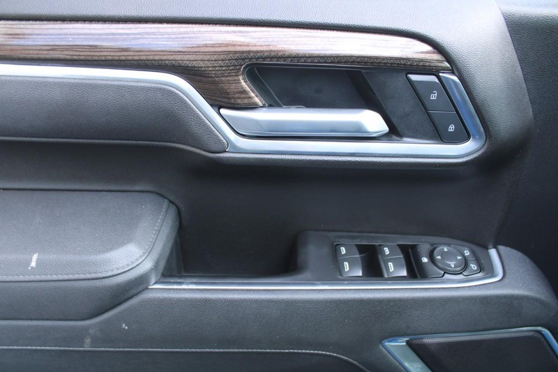 Chevrolet Silverado 1500 Vehicle Full-screen Gallery Image 14