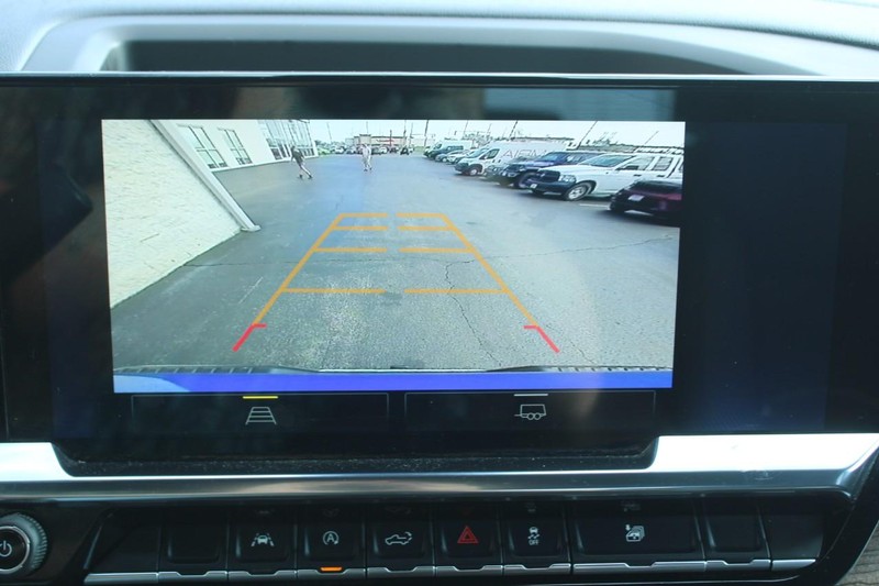 Chevrolet Silverado 1500 Vehicle Full-screen Gallery Image 19