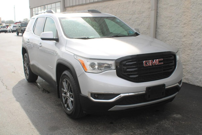 GMC Acadia Vehicle Full-screen Gallery Image 02