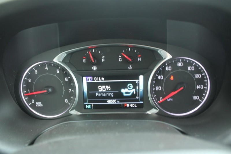 GMC Acadia Vehicle Full-screen Gallery Image 17