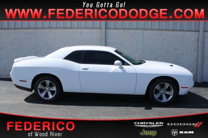 Dodge Challenger Vehicle Full-screen Gallery Image 01