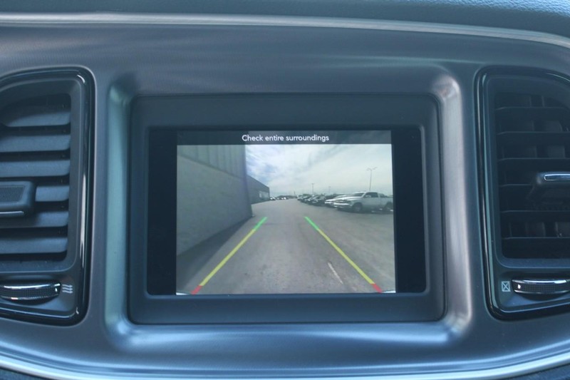 Dodge Challenger Vehicle Full-screen Gallery Image 18