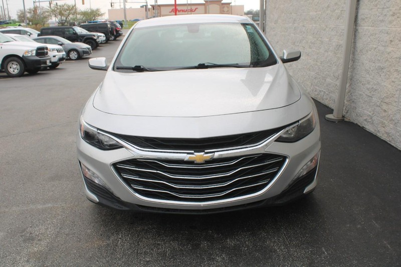 Chevrolet Malibu Vehicle Full-screen Gallery Image 08