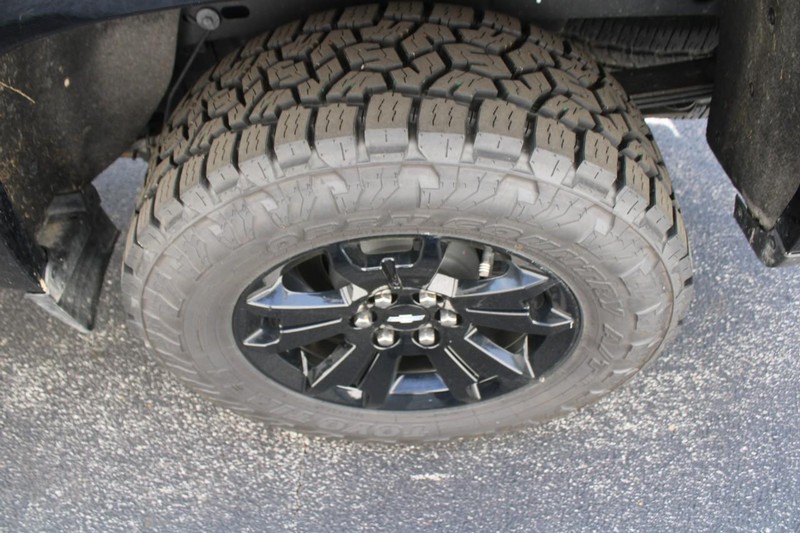 Chevrolet Colorado Vehicle Full-screen Gallery Image 07