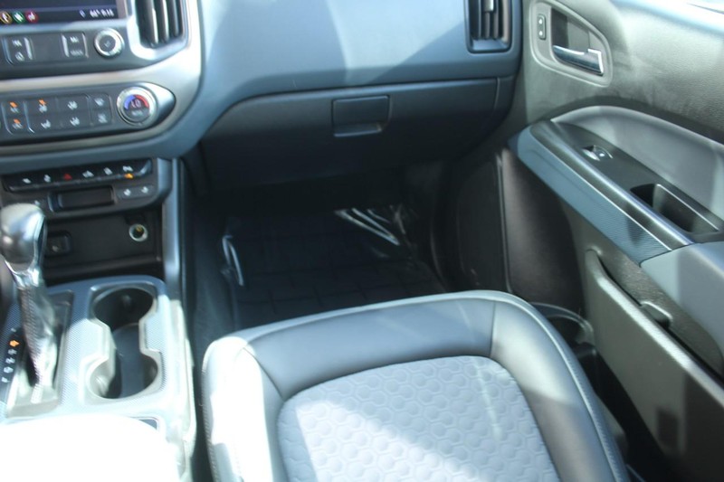 Chevrolet Colorado Vehicle Full-screen Gallery Image 13