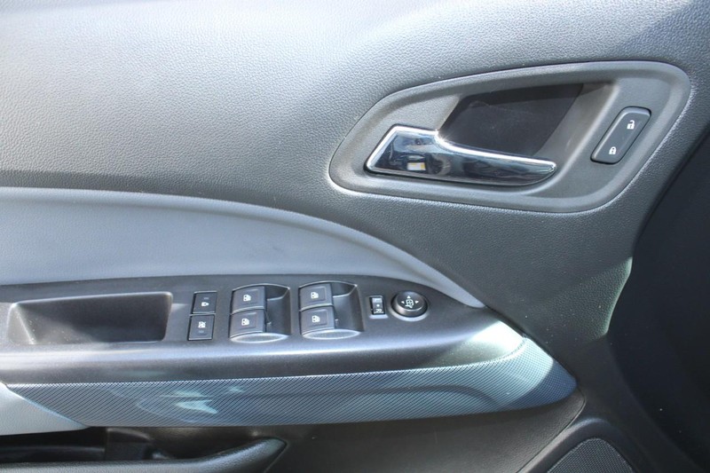 Chevrolet Colorado Vehicle Full-screen Gallery Image 14