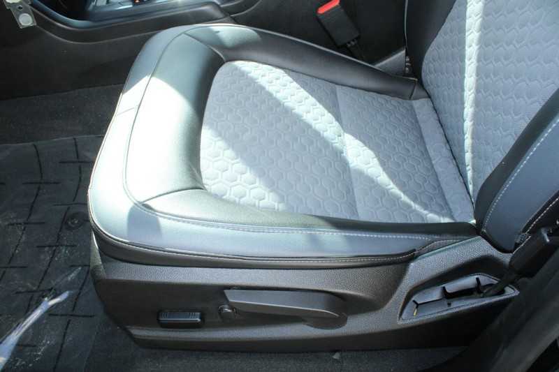 Chevrolet Colorado Vehicle Full-screen Gallery Image 15