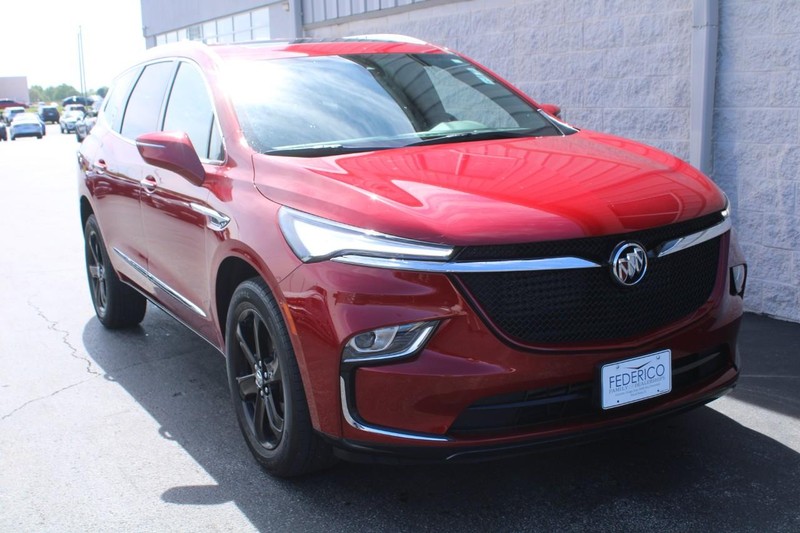 Buick Enclave Vehicle Full-screen Gallery Image 02