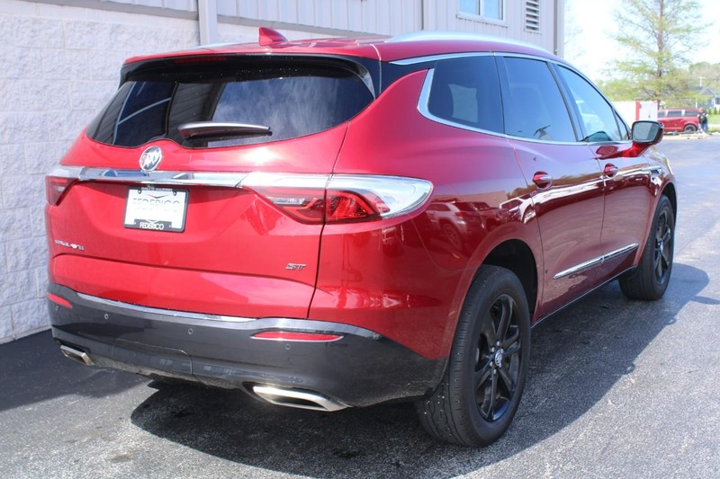 Buick Enclave Vehicle Full-screen Gallery Image 03