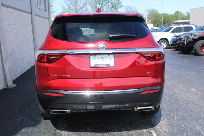 Buick Enclave Vehicle Full-screen Gallery Image 04