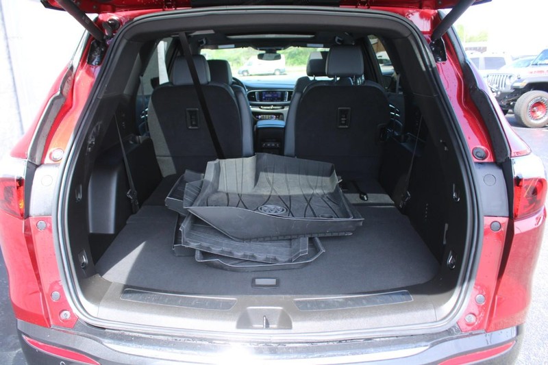 Buick Enclave Vehicle Full-screen Gallery Image 06