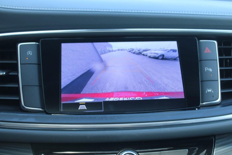 Buick Enclave Vehicle Full-screen Gallery Image 19
