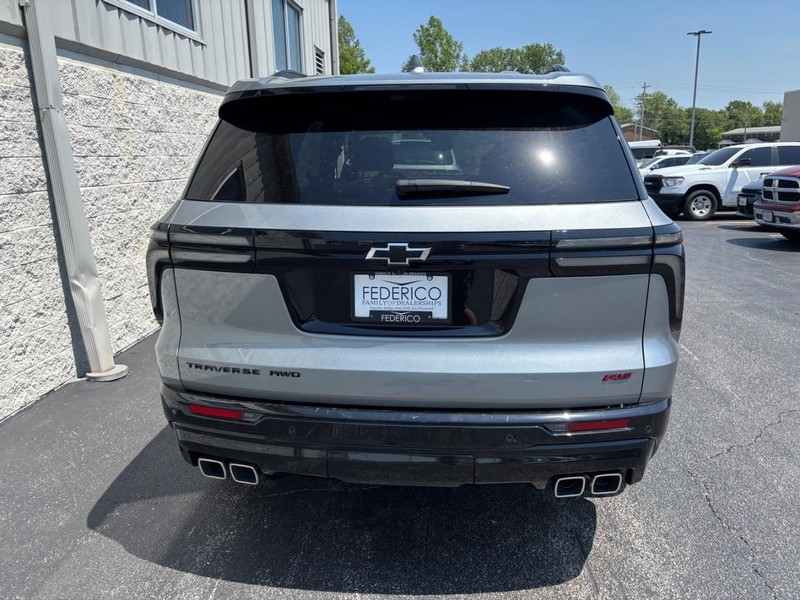 Chevrolet Traverse Vehicle Full-screen Gallery Image 04