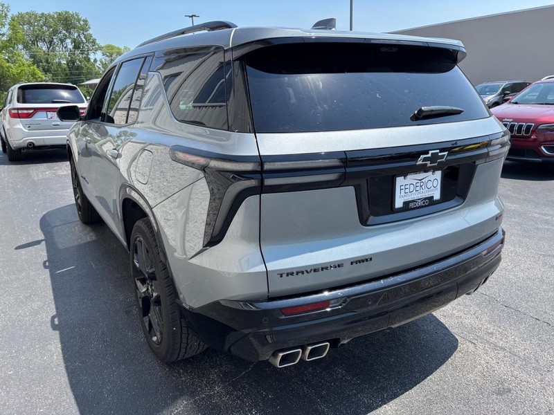 Chevrolet Traverse Vehicle Full-screen Gallery Image 05