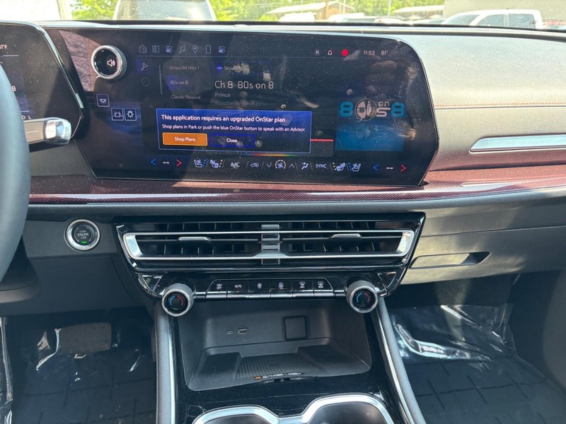 Chevrolet Traverse Vehicle Full-screen Gallery Image 12