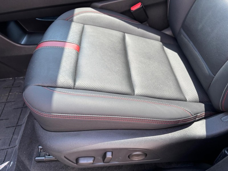 Chevrolet Traverse Vehicle Full-screen Gallery Image 15