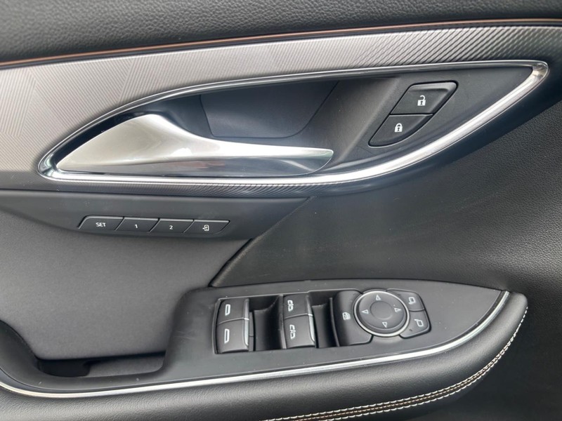 Buick Envision Vehicle Full-screen Gallery Image 15