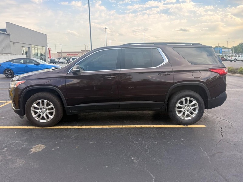 Chevrolet Traverse Vehicle Full-screen Gallery Image 04
