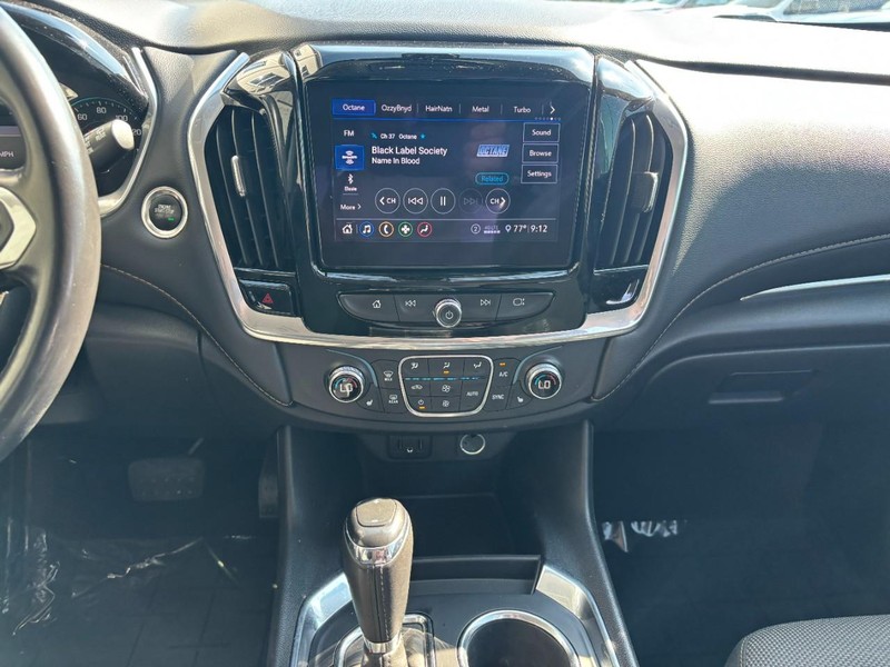 Chevrolet Traverse Vehicle Full-screen Gallery Image 12