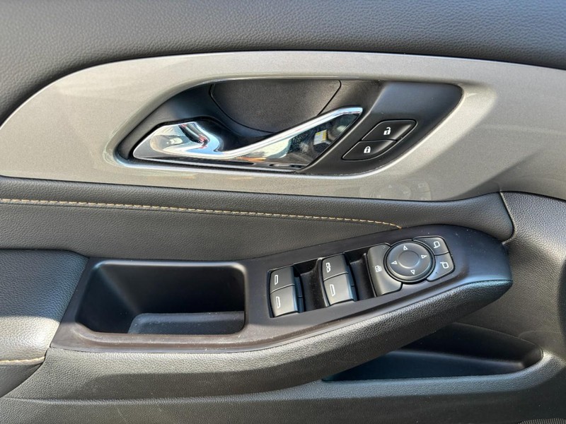 Chevrolet Traverse Vehicle Full-screen Gallery Image 14