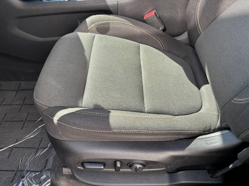 Chevrolet Traverse Vehicle Full-screen Gallery Image 15