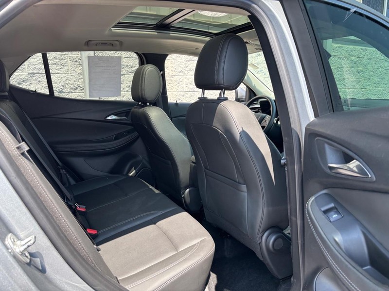 Buick Encore GX Vehicle Full-screen Gallery Image 09