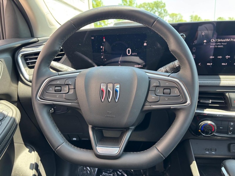 Buick Encore GX Vehicle Full-screen Gallery Image 11