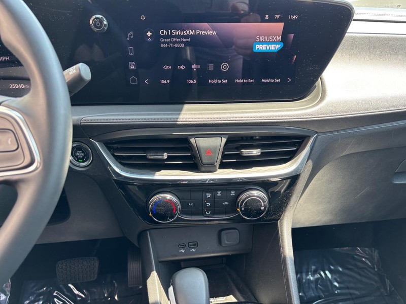 Buick Encore GX Vehicle Full-screen Gallery Image 12