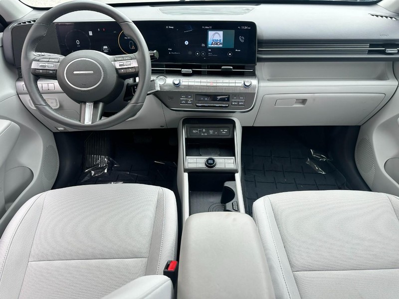 Hyundai Kona Vehicle Full-screen Gallery Image 11