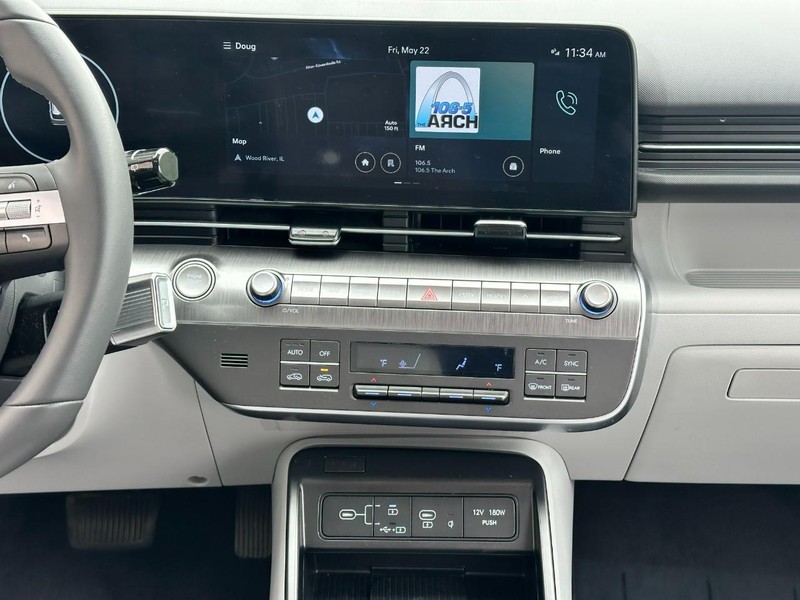 Hyundai Kona Vehicle Full-screen Gallery Image 13